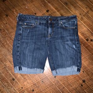 American Eagle cutoff cuffed size 8 denim normcore shorts